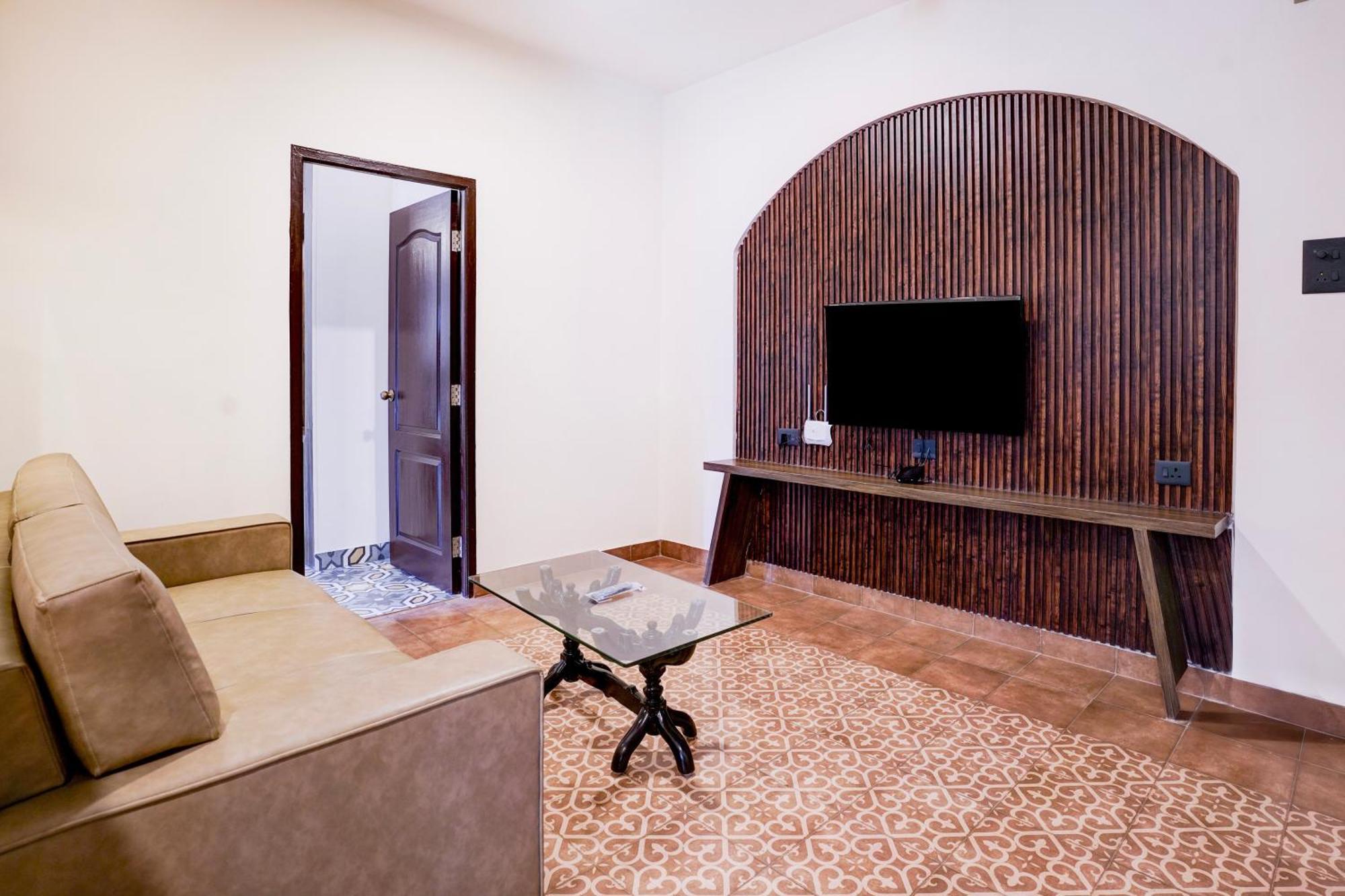 Collection O Dona Karen Hotel GOA Luaran gambar
